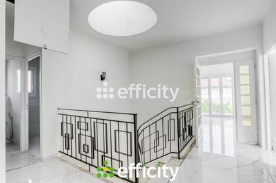 Maison - 165 m² - 8 pièces