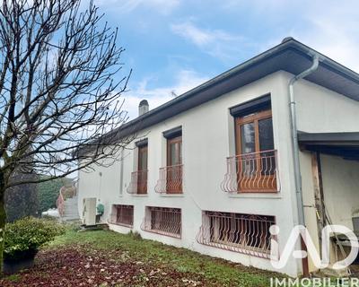 Maison - 210 m² - 10 pièces