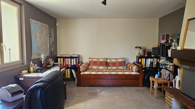 Maison - 214 m² - 5 pièces