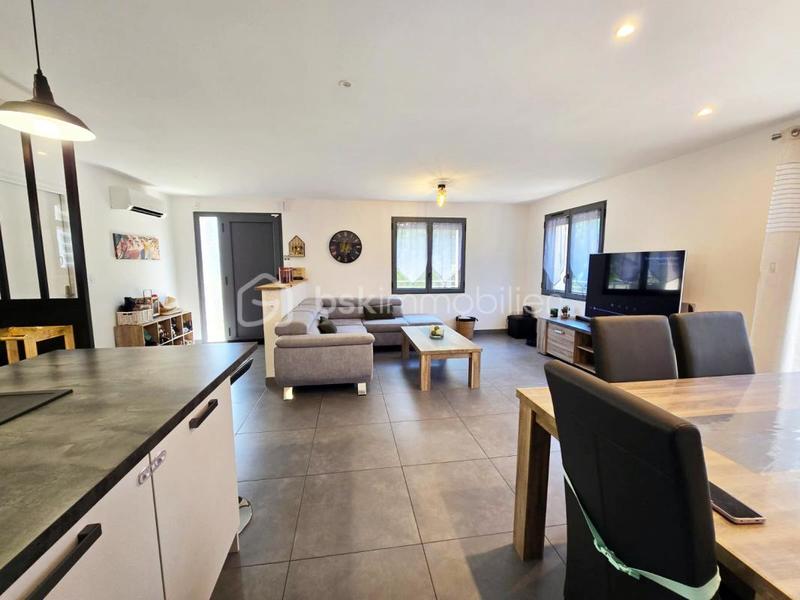 Maison - 200 m² - 4 pièces