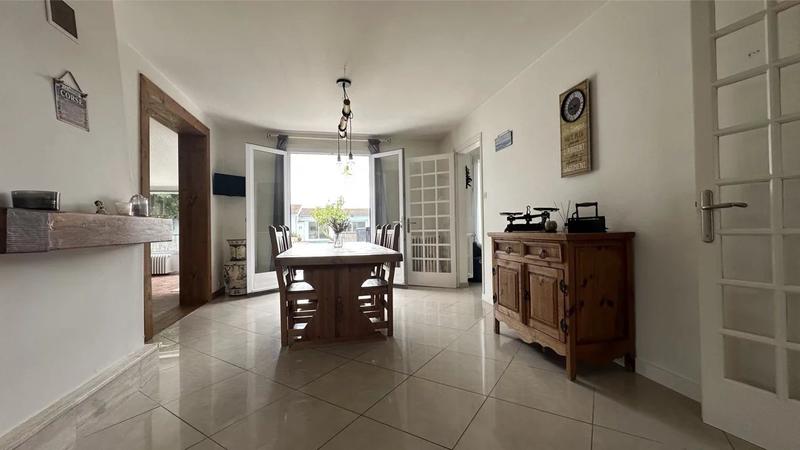 Propriété - 338 m² - 10 pièces