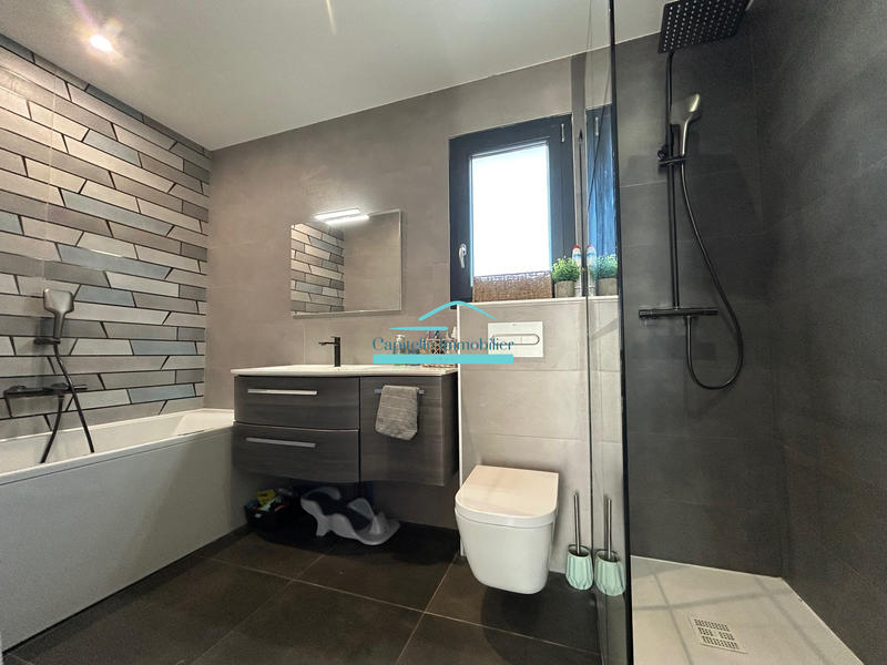 Maison - 102 m² - 4 pièces