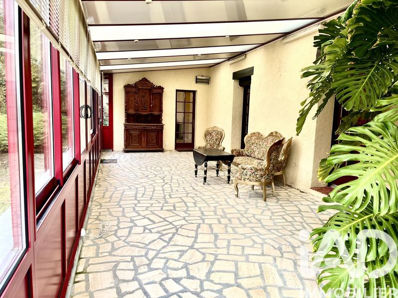 Maison - 180 m² - 8 pièces