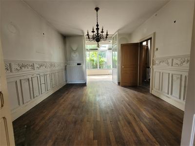 Maison - 228 m² - 11 pièces