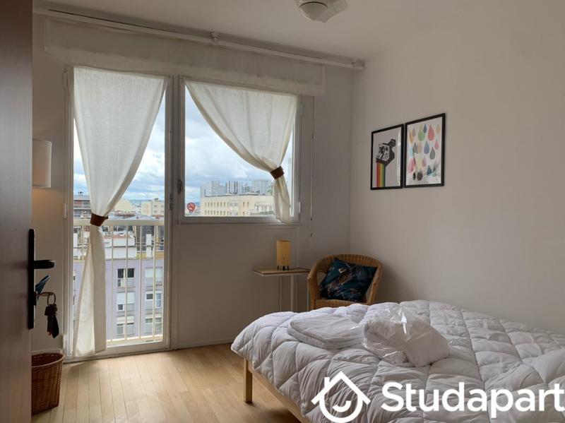 Chambre - 11 m² - 1 pièce