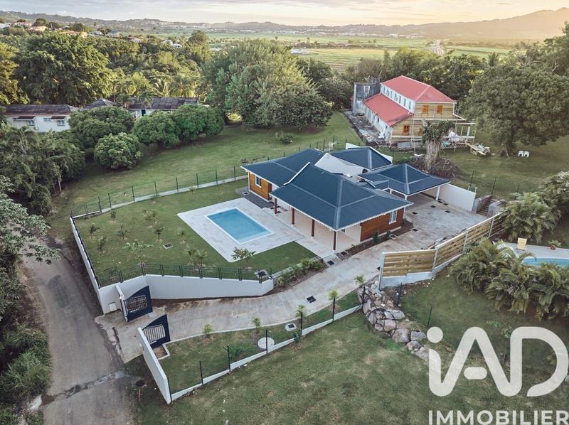 Maison - 243 m² - 5 pièces