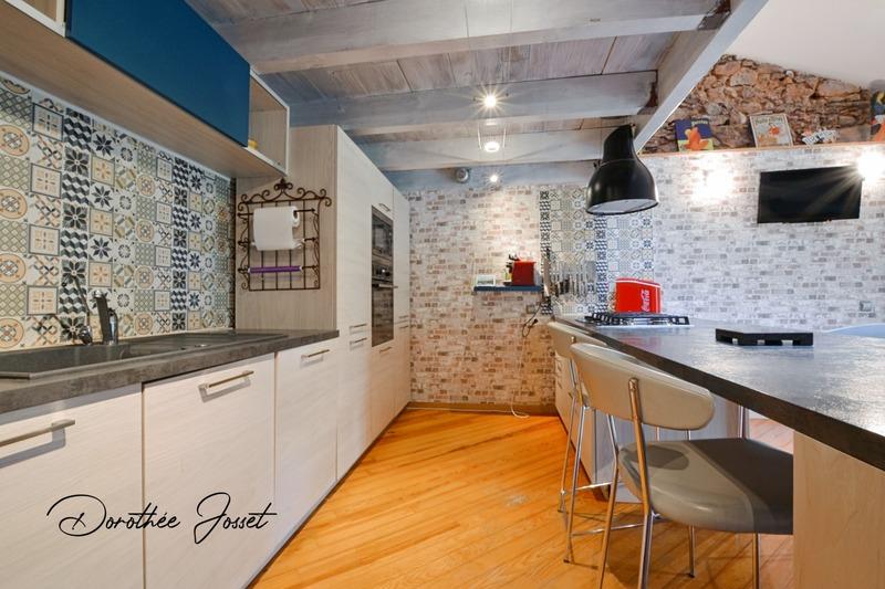 Maison - 335 m² - 9 pièces