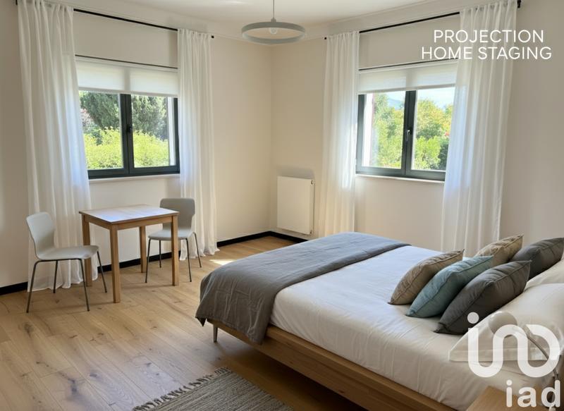 Maison - 200 m² - 8 pièces