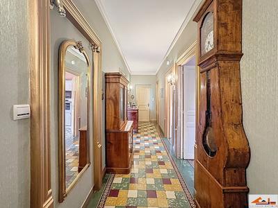 Maison - 206 m² - 8 pièces