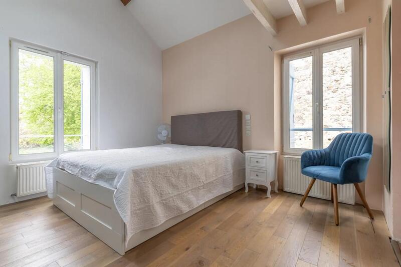 Demeure - 223 m² - 10 pièces