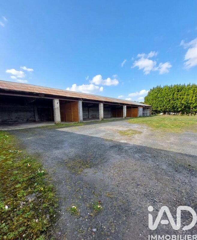 Maison - 242 m² - 7 pièces