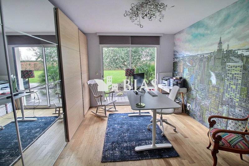 Maison contemporaine - 186 m² - 6 pièces