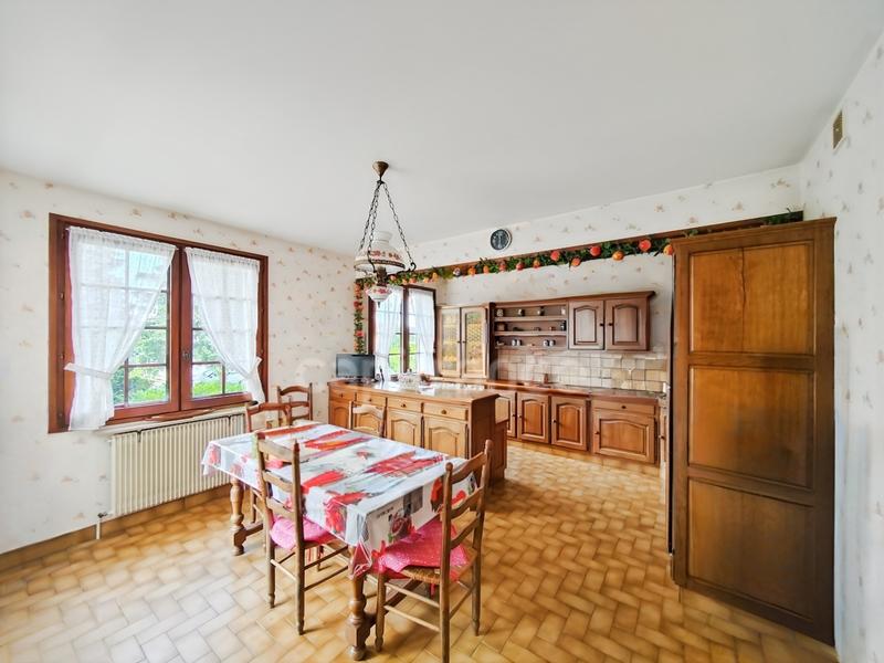 Maison - 280 m² - 10 pièces