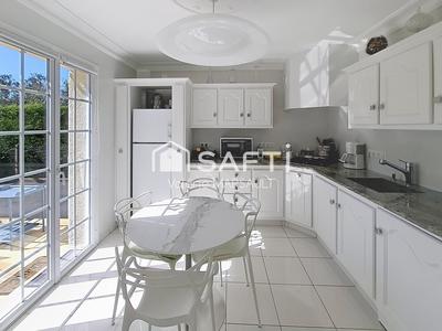 Maison - 111 m² - 6 pièces