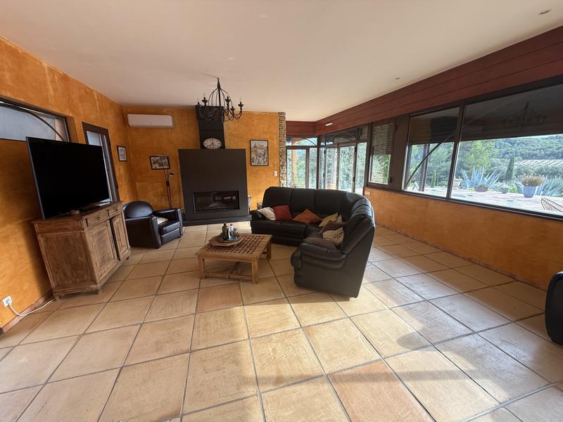 Villa - 215 m² - 5 pièces