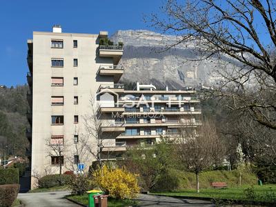 Appartement - 99 m² - 4 pièces