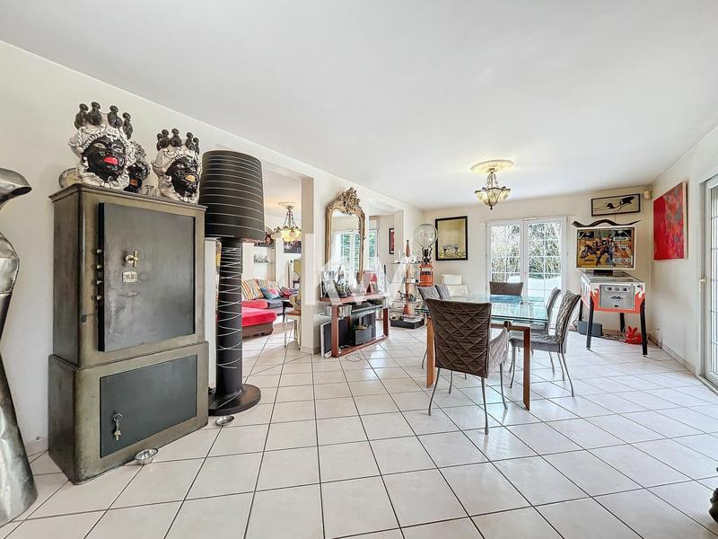 Maison - 200 m² - 7 pièces