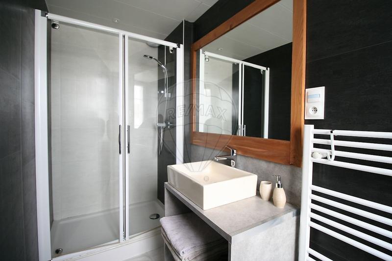 Maison - 280 m² - 8 pièces