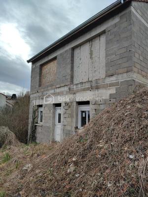 Maison - 160 m² - 1 pièce