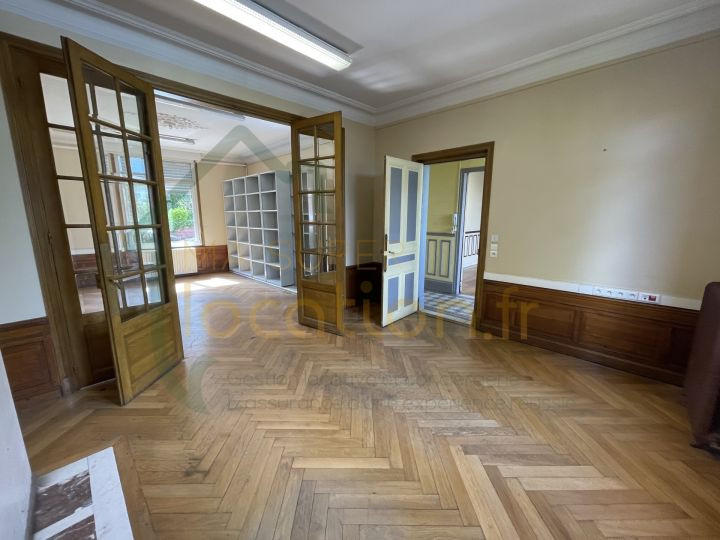 Local commercial - 622 m²