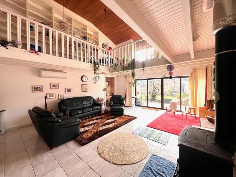 Maison en pierre - 204 m² - 6 pièces