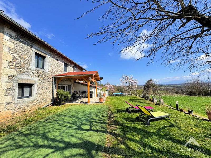 Maison - 333 m² - 10 pièces