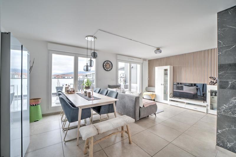 Appartement - 104 m² - 5 pièces