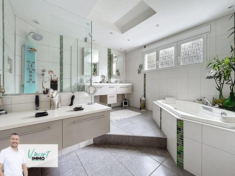 Maison ancienne - 223 m² - 14 pièces