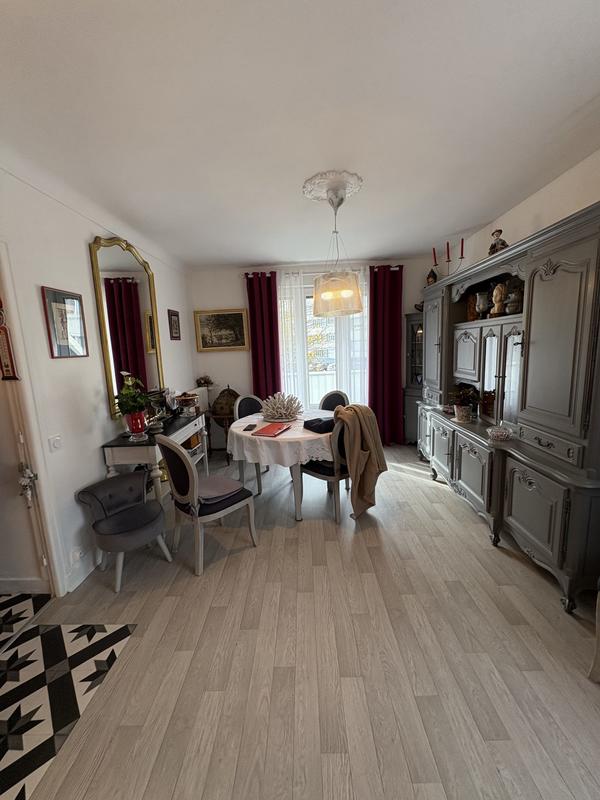 Appartement - 90 m² - 4 pièces