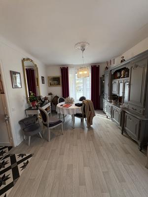 Appartement - 90 m² - 4 pièces