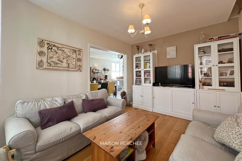 Maison - 268 m² - 8 pièces