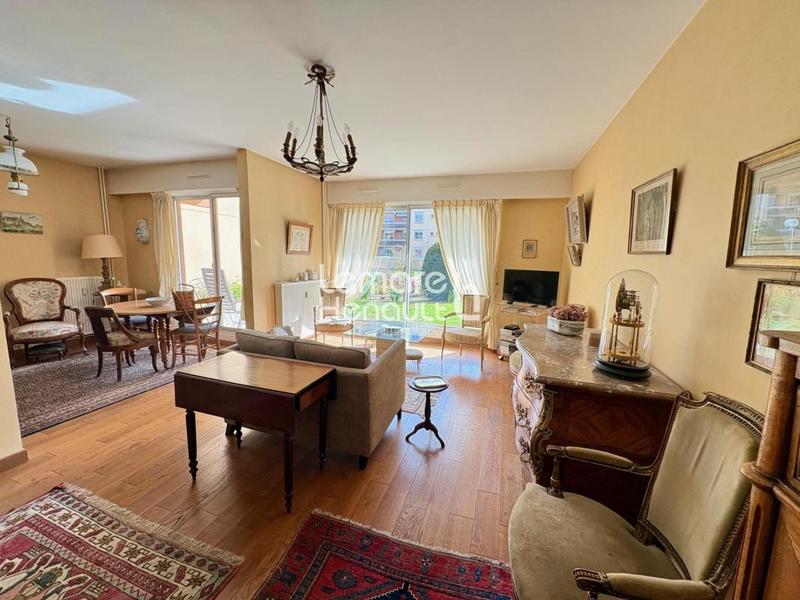 Appartement - 98 m² - 5 pièces