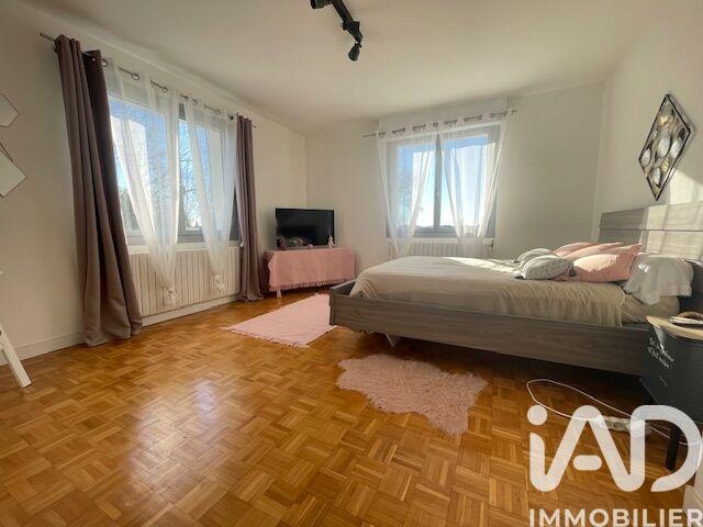 Maison - 290 m² - 8 pièces