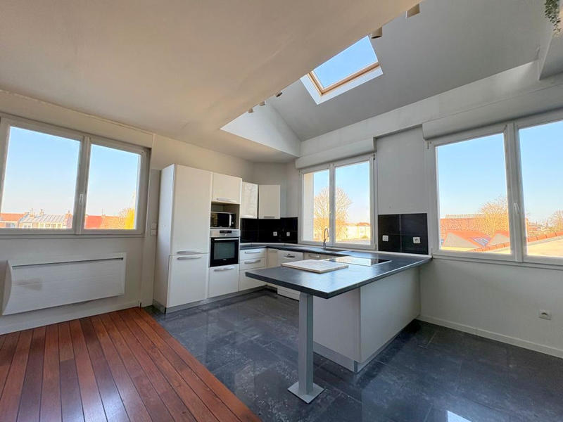 Appartement - 105 m² - 4 pièces