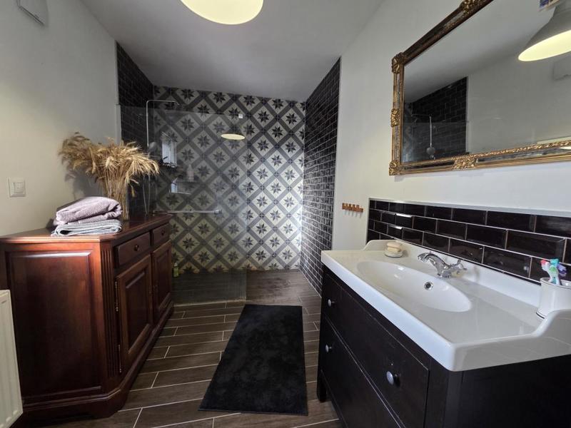 Pavillon - 194 m² - 7 pièces