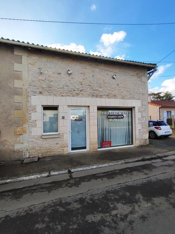 Studio - 50 m² - 1 pièce