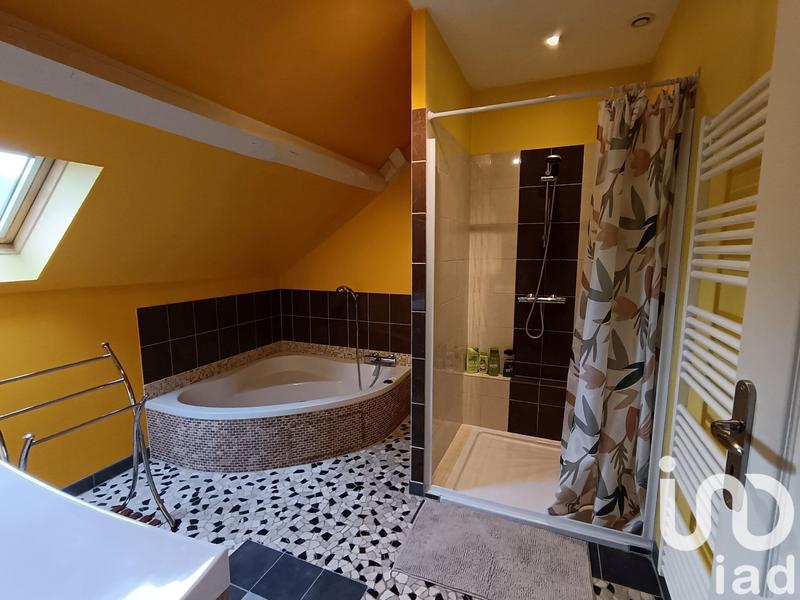 Maison - 183 m² - 9 pièces