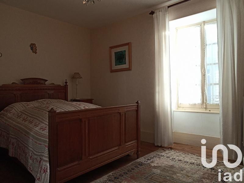 Maison - 330 m² - 8 pièces