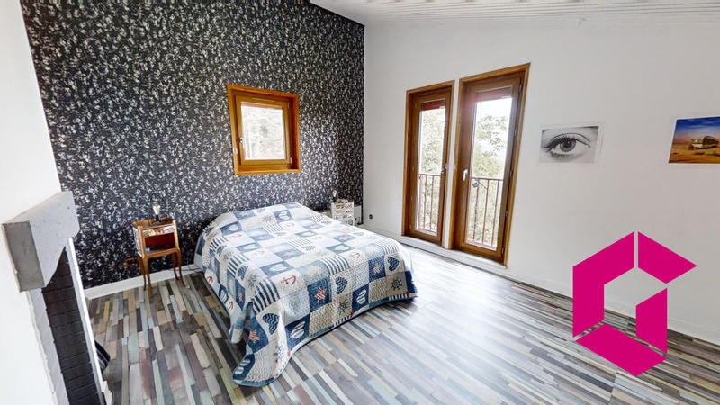 Maison - 293 m² - 11 pièces