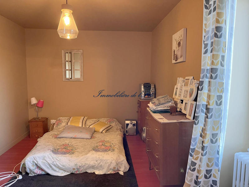 Maison - 233 m² - 8 pièces