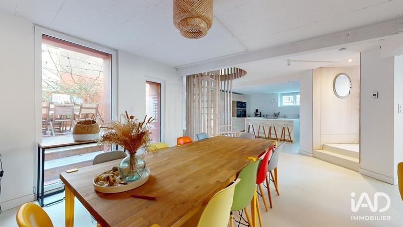 Maison - 210 m² - 10 pièces