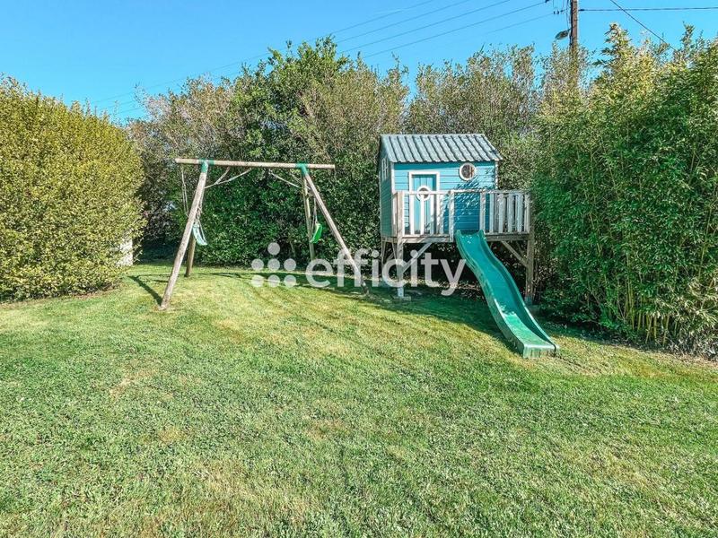 Maison - 345 m² - 10 pièces