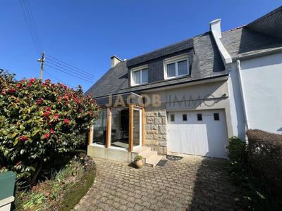 Maison - 93 m² - 5 pièces