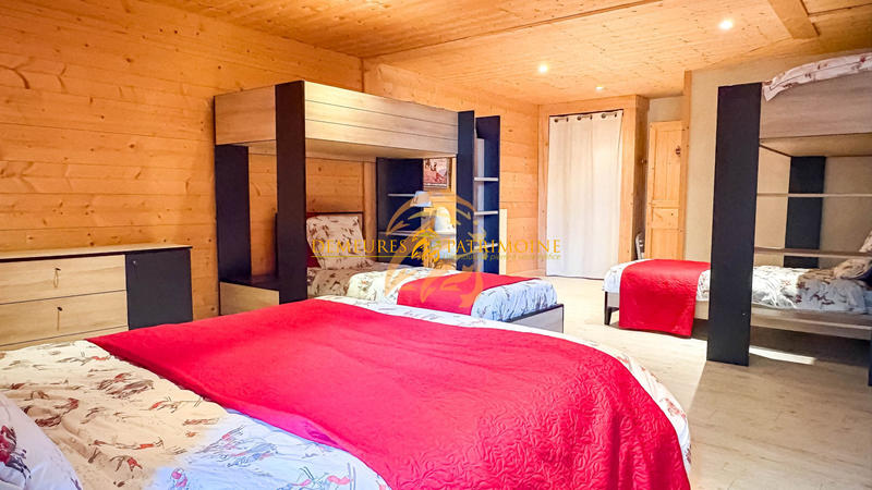 Maison - 400 m² - 10 pièces