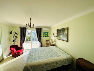 Maison - 257 m² - 6 pièces