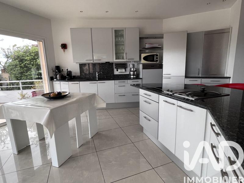 Maison de maîtres - 320 m² - 6 pièces