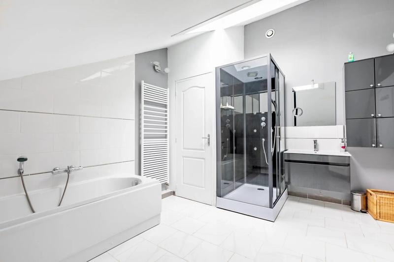 Maison - 258 m² - 8 pièces