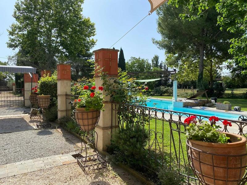 Mas - 380 m² - 9 pièces