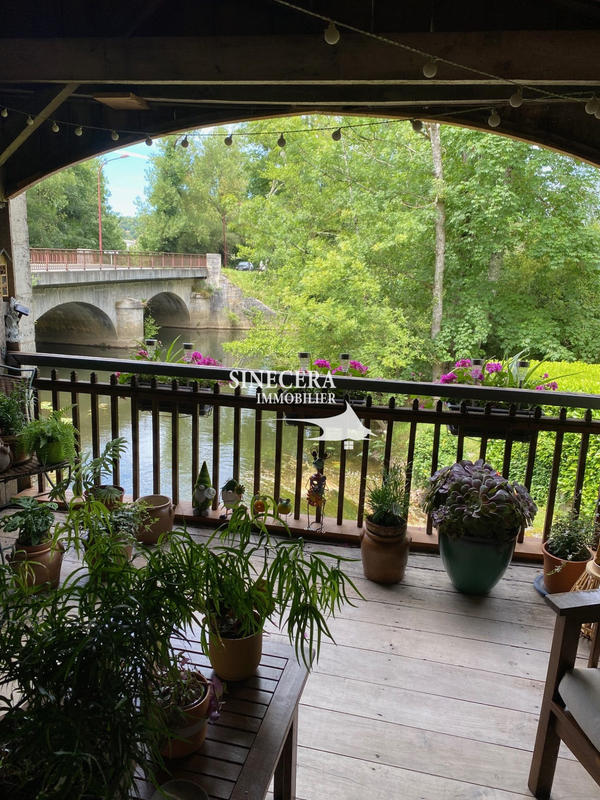 Maison - 220 m² - 8 pièces