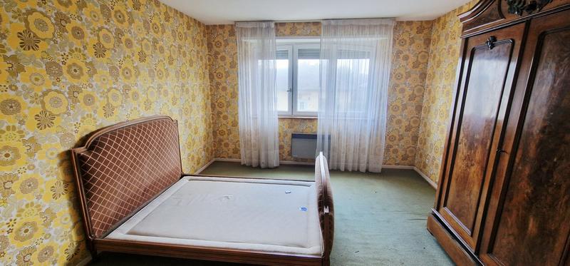 Maison traditionnelle - 230 m² - 8 pièces